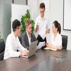 Vi har et stærkt R&D-team, og vi kan udvikle og producere produkter i henhold til